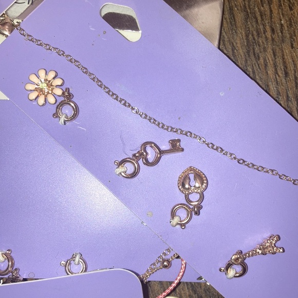 New Claire’s Jewelry Lot - Picture 8 of 10